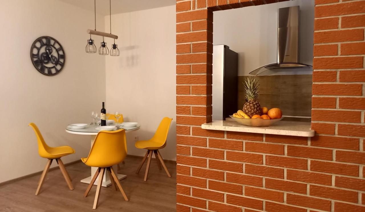 Apartmani Omrcen Baška Voda المظهر الخارجي الصورة